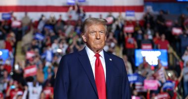 Donald Trump amenaza con golpear a Irán 20 veces más fuerte – La Voz del Altiplano