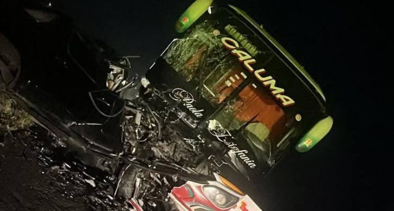 madre y dos hijos mueren en choque entre camioneta y bus en Urdaneta – La Voz del Altiplano
