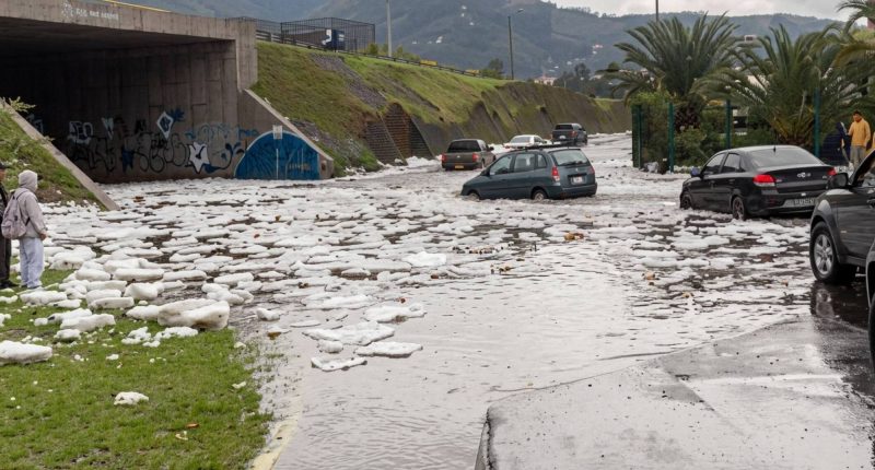Inundaciones por granizo afectan la movilidad – La Voz del Altiplano