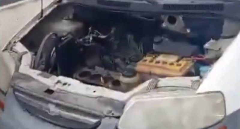 Desmantelan vehículo en patio de retención en Balzar – La Voz del Altiplano