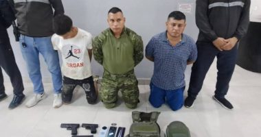 Delincuentes disfrazados de militares capturados en Quevedo – La Voz del Altiplano