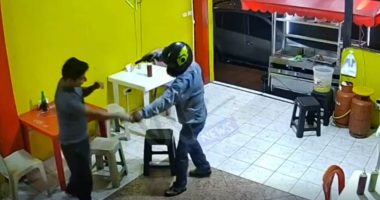 joven enfrenta a delincuente armado en local y evita robo en su negocio – La Voz del Altiplano