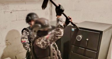 Devolución de dinero hallado en caja fuerte en Quito – La Voz del Altiplano