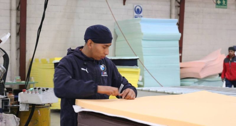 Ecuador registró un crecimiento del 3,7% en 2025, según BCE – La Voz del Altiplano