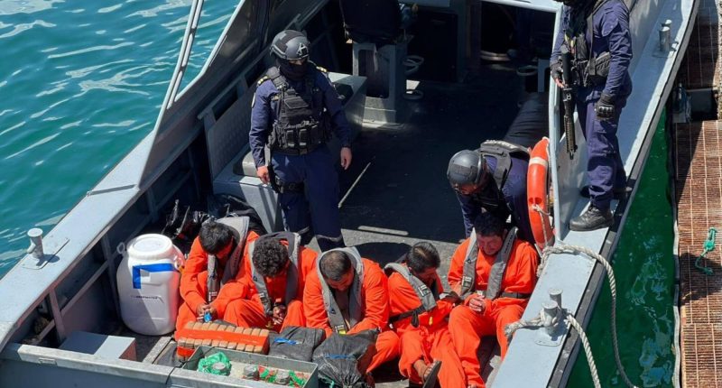 Ecuador incauta 3 toneladas de droga en 24 horas – La Voz del Altiplano