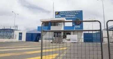 Protesta en cuartel de Latacunga por muerte en Milagro – La Voz del Altiplano