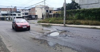 Problemas en calle 15 rehabilitada: roturas y reboses – La Voz del Altiplano