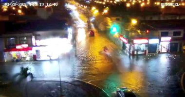 Inundaciones en Guayaquil: lluvias causan caos vehicular – La Voz del Altiplano