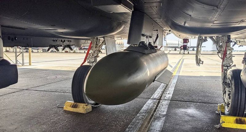 EE. UU. Intensifica Bombas Antibúnker en Zonas Comerciales Clave – La Voz del Altiplano