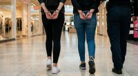 Policía detiene a dos mujeres con productos robados – La Voz del Altiplano