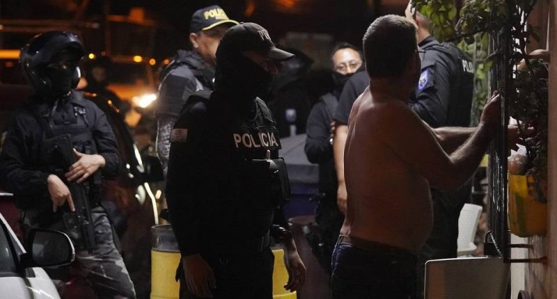 Prensa accede a operativos de toque de queda en Guayaquil – La Voz del Altiplano