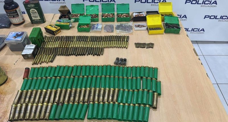 Policía incauta explosivos y municiones en operativo – La Voz del Altiplano