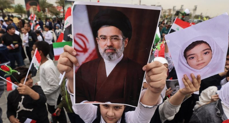 Nuevo líder supremo de Irán promete venganza y anuncia que estrecho de Ormuz permanecerá cerrado – La Voz del Altiplano