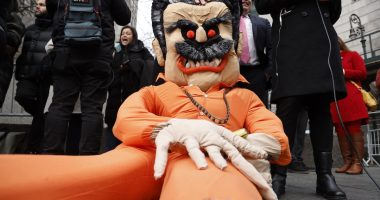 Llanto e indignación entre seguidores de Maduro que acompañaron su audiencia en Caracas – La Voz del Altiplano