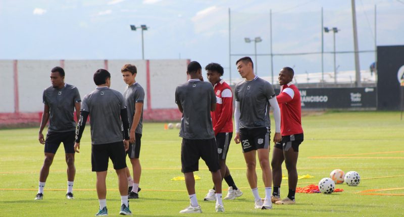 El ‘Rodillo’ se fortalece en Quillán Loma  – La Voz del Altiplano