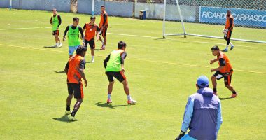 Comienza seguidilla de partidos celestes – La Voz del Altiplano