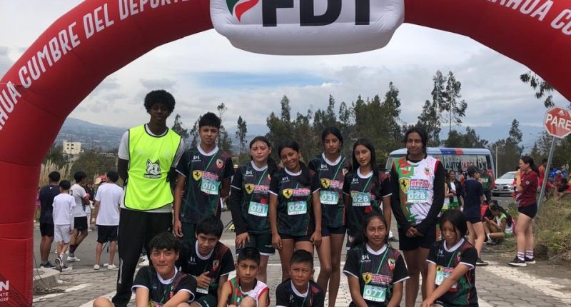 Atletas mochanos con medallas en Chikycroos – La Voz del Altiplano