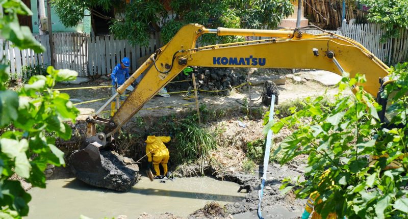 Reparación de colector sanitario en Santa Clara y Mazato – La Voz del Altiplano