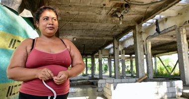 Predios de escuela destruida es refugio de damnificados del 16A – La Voz del Altiplano