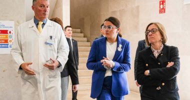 María José Pinto visita centro de salud en Madrid – La Voz del Altiplano