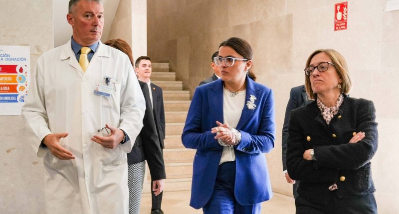 María José Pinto visita centro de salud en Madrid – La Voz del Altiplano