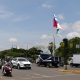 ciudadanos resaltan bandera gigante en Portoviejo – La Voz del Altiplano