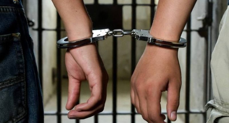 Cayeron sicarios con camioneta robada en complejo deportivo – La Voz del Altiplano