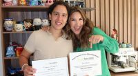 Alejandra Jaramillo anuncia la graduación de su hijo – La Voz del Altiplano