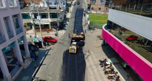 Manta impulsa bacheo asfáltico en zonas críticas de la ciudad – La Voz del Altiplano