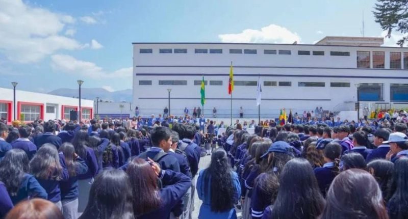 Inicio de Clases en Costa – La Voz del Altiplano