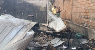 Dos casas arrasadas por cortocircuito – La Voz del Altiplano