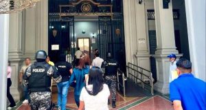 Concejales de Guayaquil critican allanamiento y persecución – La Voz del Altiplano