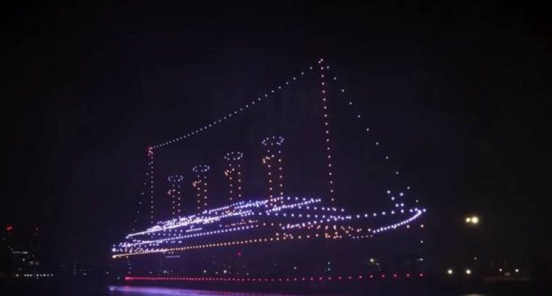 Show de Drones Recrea la Salida del Titanic en Belfast – La Voz del Altiplano