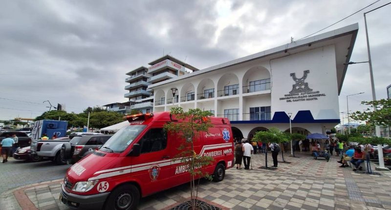 Bomberos de Manta Adquieren Nuevas Ambulancias y Bote Inflable – La Voz del Altiplano