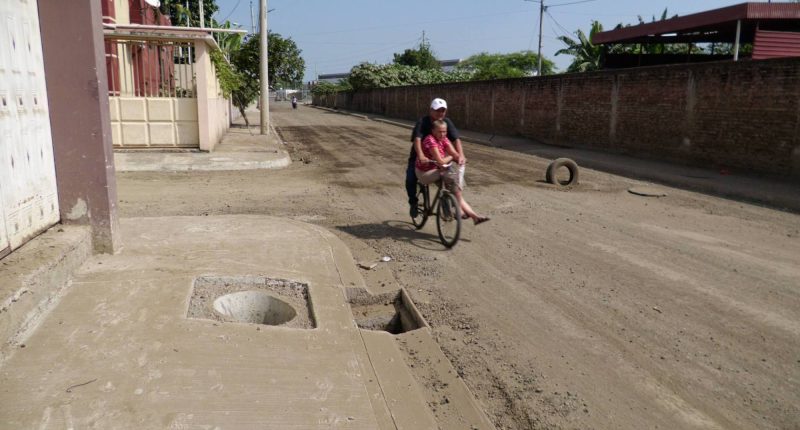 Más de un mes sin obreros – La Voz del Altiplano