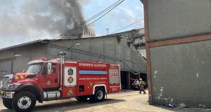 Bomberos refuerzan operativo por incendio en Guayaquil – La Voz del Altiplano