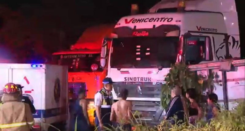 Chofer muere aplastado entre tráiler y furgón en Guayaquil – La Voz del Altiplano