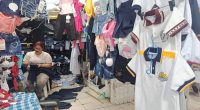Comerciantes de Manta en Tensión por Pasillos Vacíos – La Voz del Altiplano