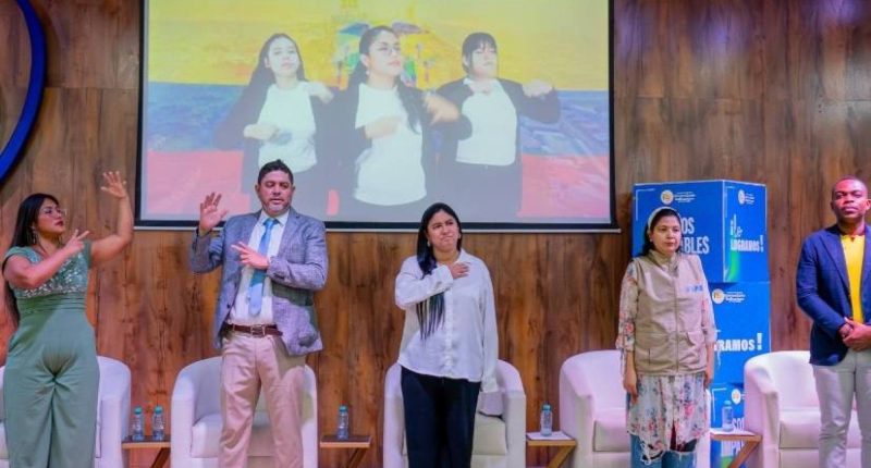 Más de 540 Servidores se Forman en Lengua de Señas en Guayaquil – La Voz del Altiplano