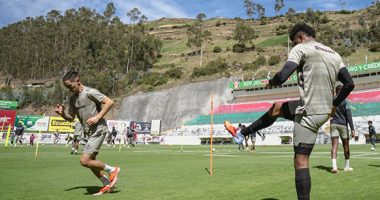 El ‘Ponchito’ entrenó en Echaleche  – La Voz del Altiplano