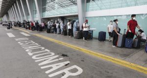 Interior envía notificaciones a nicas «vetados» de entrar al país. Lo que debe saber – La Voz del Altiplano