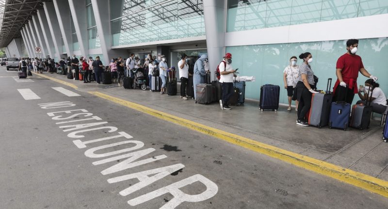 Interior envía notificaciones a nicas «vetados» de entrar al país. Lo que debe saber – La Voz del Altiplano