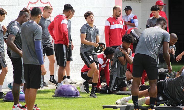 El ‘Rodillo’ afina su once  – La Voz del Altiplano