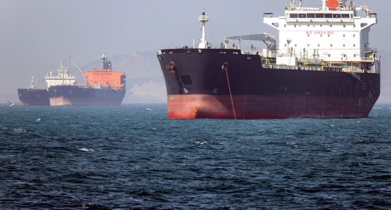 Irán dispara misiles como «advertencia» contra los barcos militares de EEUU – La Voz del Altiplano