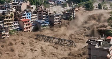 Ascienden a más de 200 los fallecidos  y unos 800 desaparecidos tras desastre natural entre Nepal y China – La Voz del Altiplano